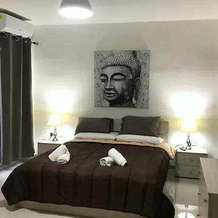 Red Malta - Galaxy Apartment